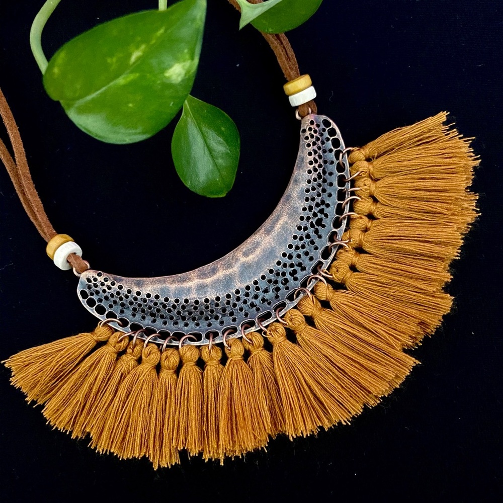 Brand New stylish choker